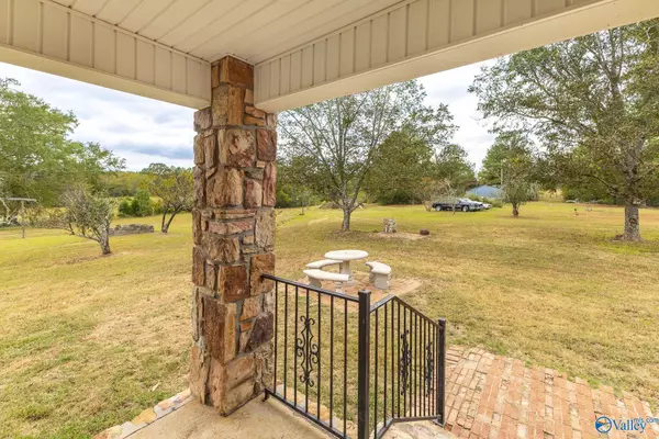 232 Kenny Clay Road, Somerville, AL 35670