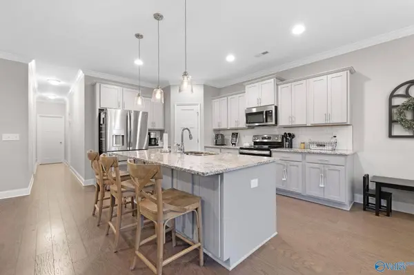 217 Willow Bank Circle, Decatur, AL 35603