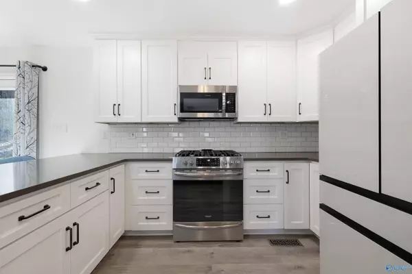 153 Autumnwood Trail, Decatur, AL 35603