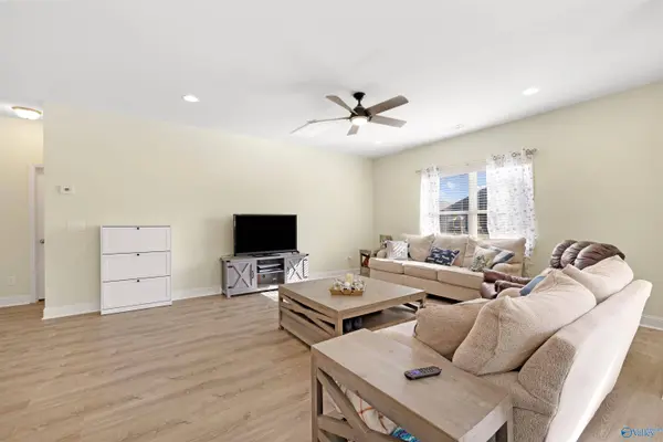 61 Sage Oak Drive, Decatur, AL 35603