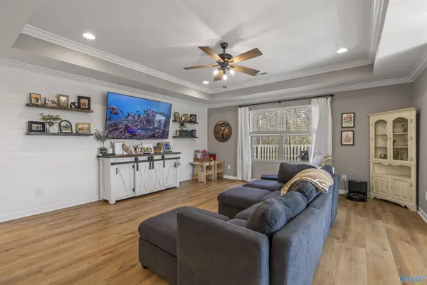 361 Willow Bank Circle, Decatur, AL 35603