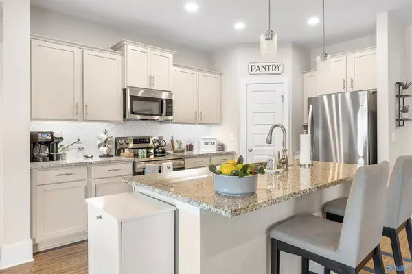 603 Magnolia Place, Hartselle, AL 35640
