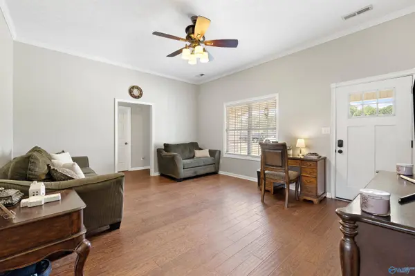 102 Meadowlark Drive, Hartselle, AL 35640
