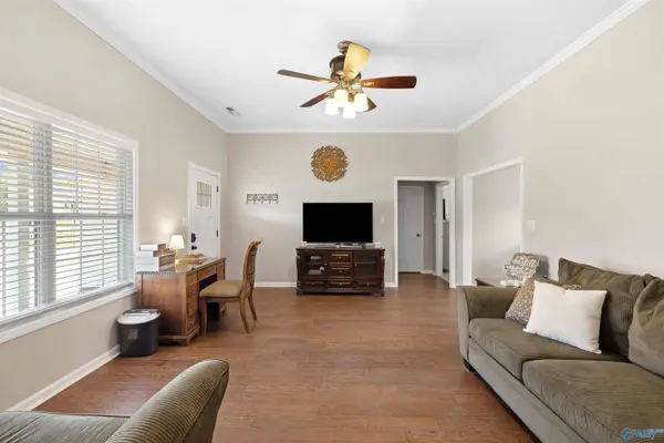 102 Meadowlark Drive, Hartselle, AL 35640