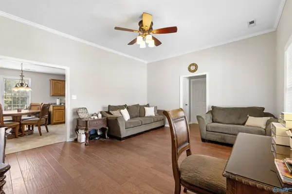 102 Meadowlark Drive, Hartselle, AL 35640