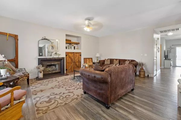 1797 Hatch Avenue, Tulare, CA 93274