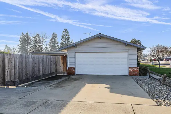 2415 E Feemster Avenue, Visalia, CA 93292