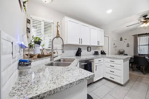 1921 S Irwin Street, Tulare, CA 93274