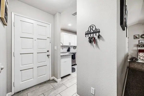 1921 S Irwin Street, Tulare, CA 93274