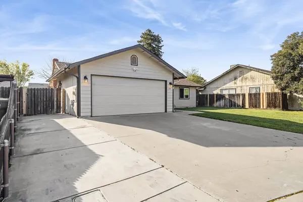 1921 S Irwin Street, Tulare, CA 93274