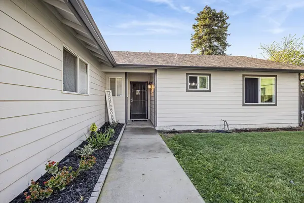 1921 S Irwin Street, Tulare, CA 93274