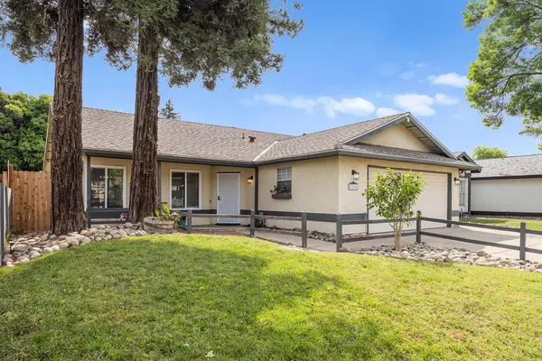 1136 N Atwood Street, Visalia, CA 93291