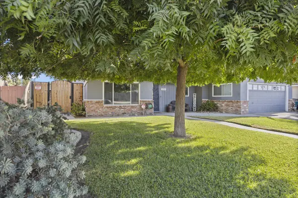 1749 E Kohn Avenue, Tulare, CA 93274