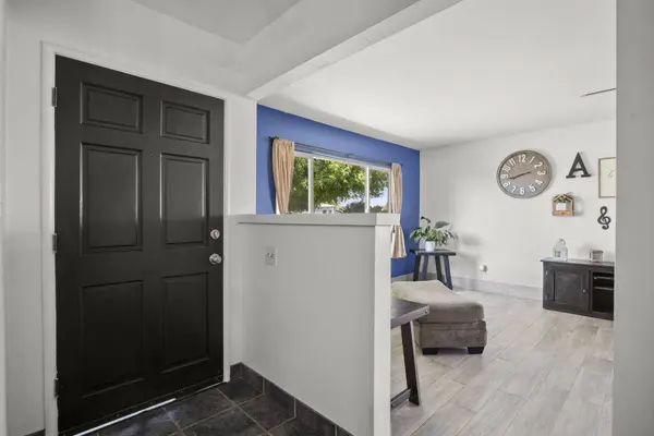 1749 E Kohn Avenue, Tulare, CA 93274