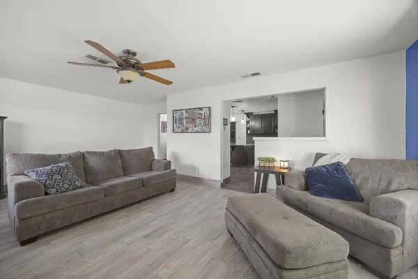 1749 E Kohn Avenue, Tulare, CA 93274