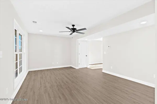 401 Sandy Circle Cir, Elizabethtown, KY 42701