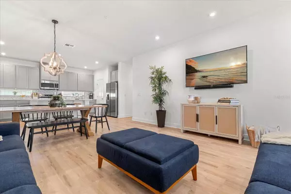 7161 NEMOURS Pkwy, Orlando, FL 32827