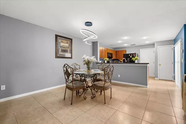 2464 FORMAX DR, Orlando, FL 32828