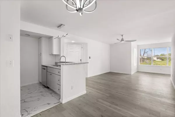 5168 CONROY RD #25, Orlando, FL 32811