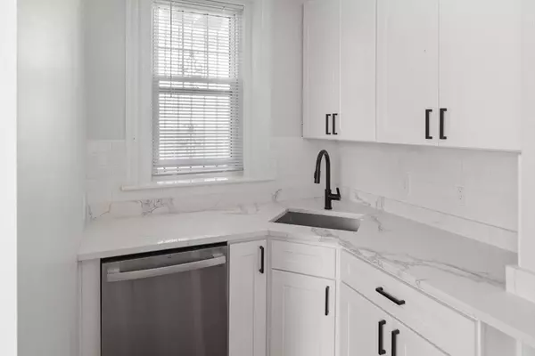 110 Bellingham St #A, Chelsea, MA 02150