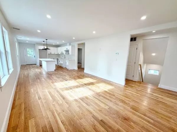 28 Pitcher Ave #2, Medford, MA 02155