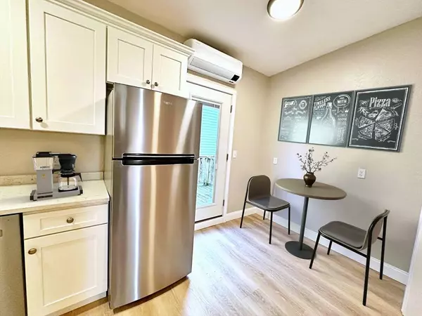 89 Cottage St #3, Boston, MA 02128