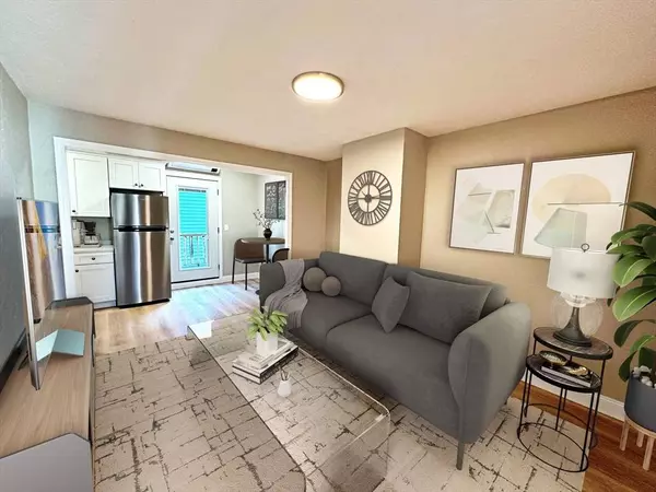 89 Cottage St #3, Boston, MA 02128