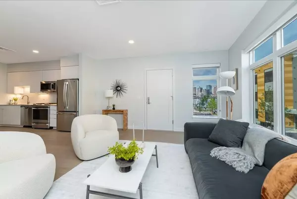 5 Lisbon St #202, Boston, MA 02128