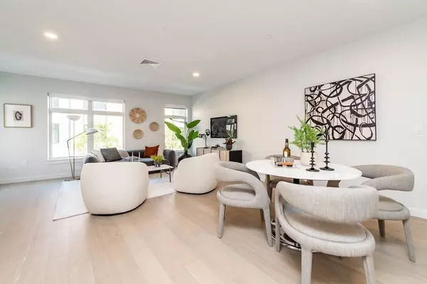 5 Lisbon St #202, Boston, MA 02128