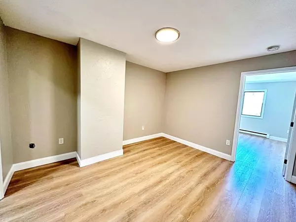 89 Cottage St #3, Boston, MA 02128