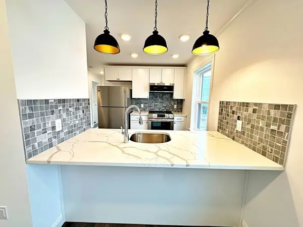 33 Leyden St #6, Boston, MA 02128