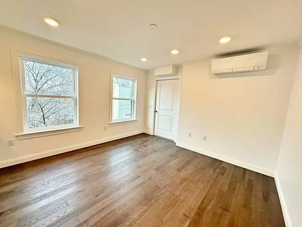 33 Leyden St #6, Boston, MA 02128