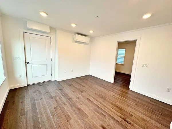 33 Leyden St #6, Boston, MA 02128