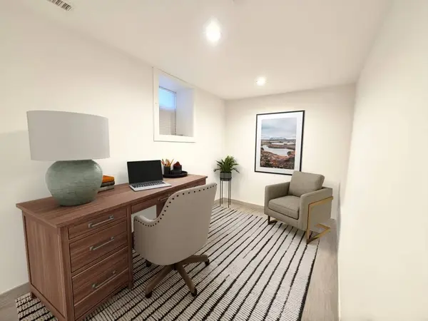 182 Webster St #1, Boston, MA 02128