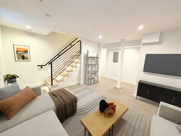 182 Webster St #1, Boston, MA 02128