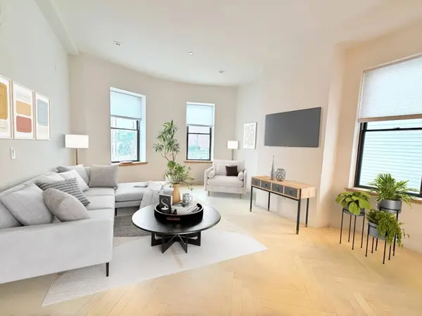 182 Webster St #1, Boston, MA 02128