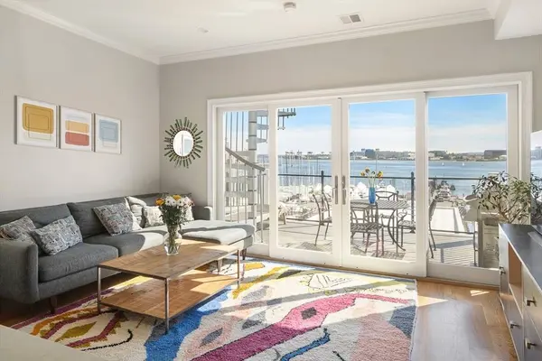 263 Webster St #3, Boston, MA 02128