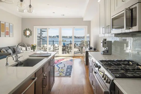 263 Webster St #3, Boston, MA 02128