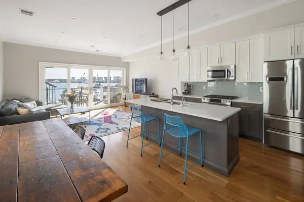 263 Webster St #3, Boston, MA 02128
