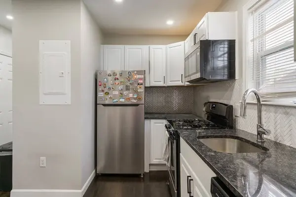 249 Everett St #2, Boston, MA 02128