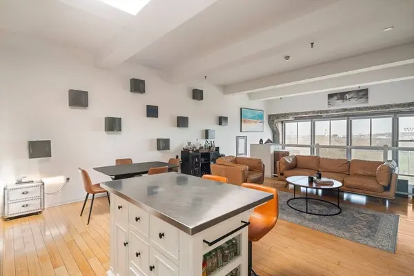 156 Porter St #440, Boston, MA 02128