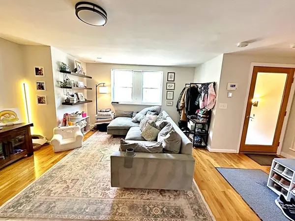 72 Cottage St #N/A, Boston, MA 02128