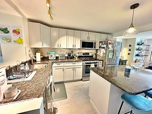 72 Cottage St #N/A, Boston, MA 02128