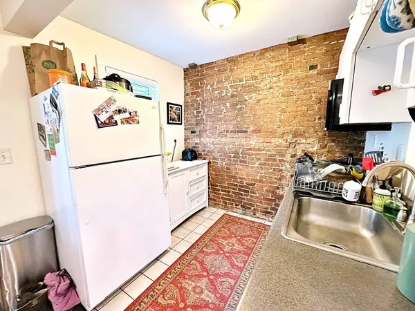187 Everett St #1, Boston, MA 02128
