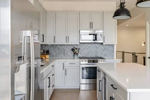 283 Webster St #3, Boston, MA 02128