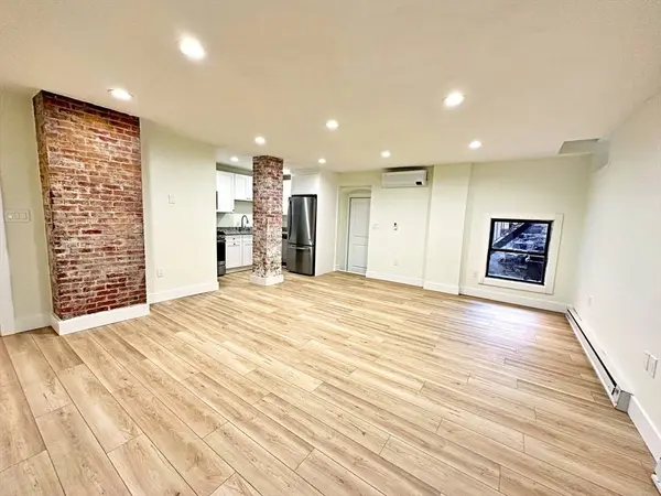 128 Webster St #A, Boston, MA 02128