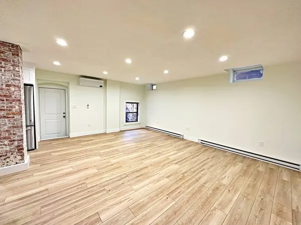 128 Webster St #A, Boston, MA 02128