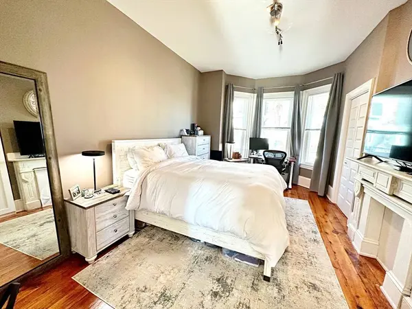 227 Webster St #1, Boston, MA 02128