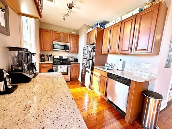 227 Webster St #1, Boston, MA 02128