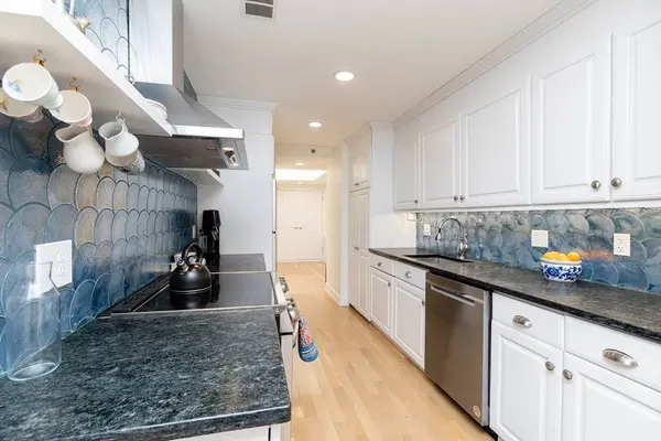 1 Seal Harbor #PH16, Winthrop, MA 02152